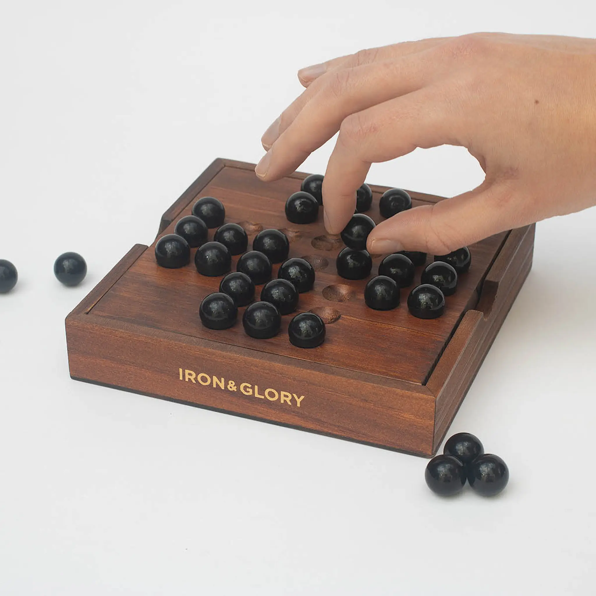 Iron & Glory Solitaire 14x14 cm trä