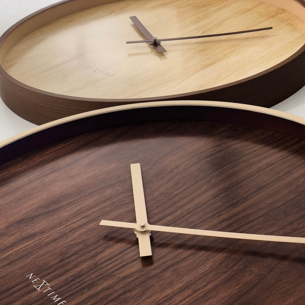 NeXtime Oslo Large väggklocka 50 cm brun