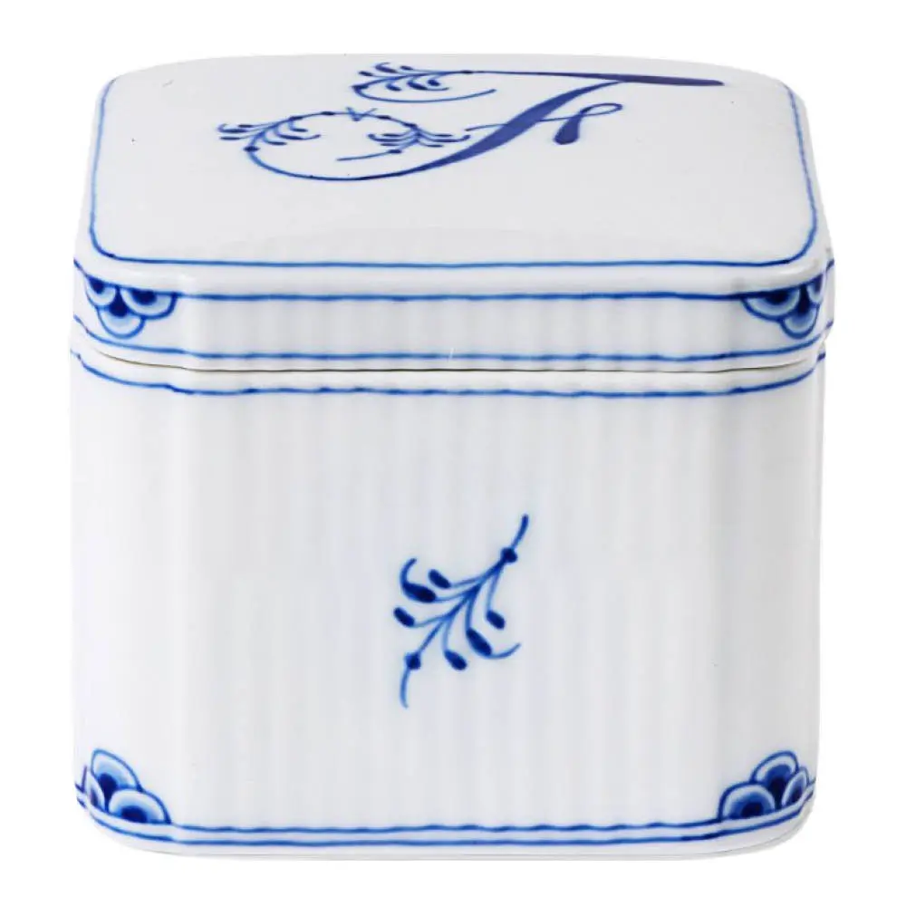 Alphabet Collection firkantet bonbonniere F 13 cl blå/hvit