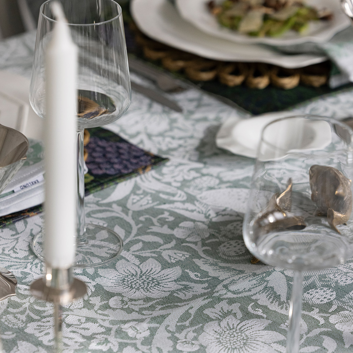 Ekelund Strawberry Thief Pöytäliina 150x300 cm Vihreä