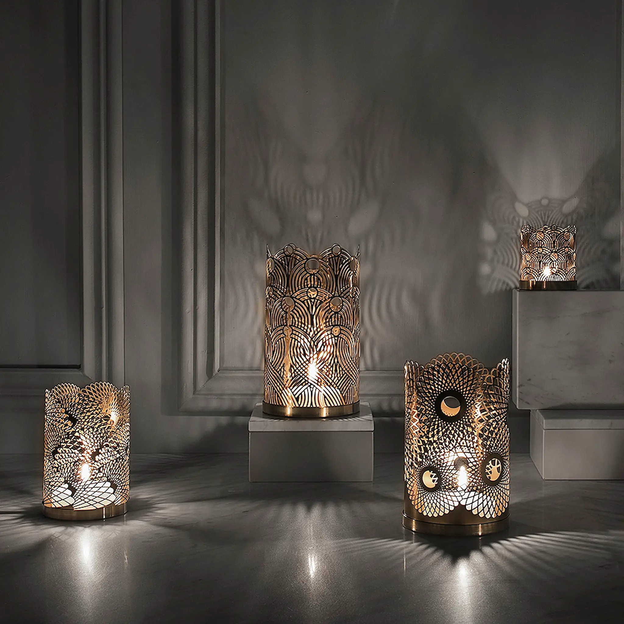 Skultuna Bohinc Feather Kynttilälyhty 14 cm Messinki