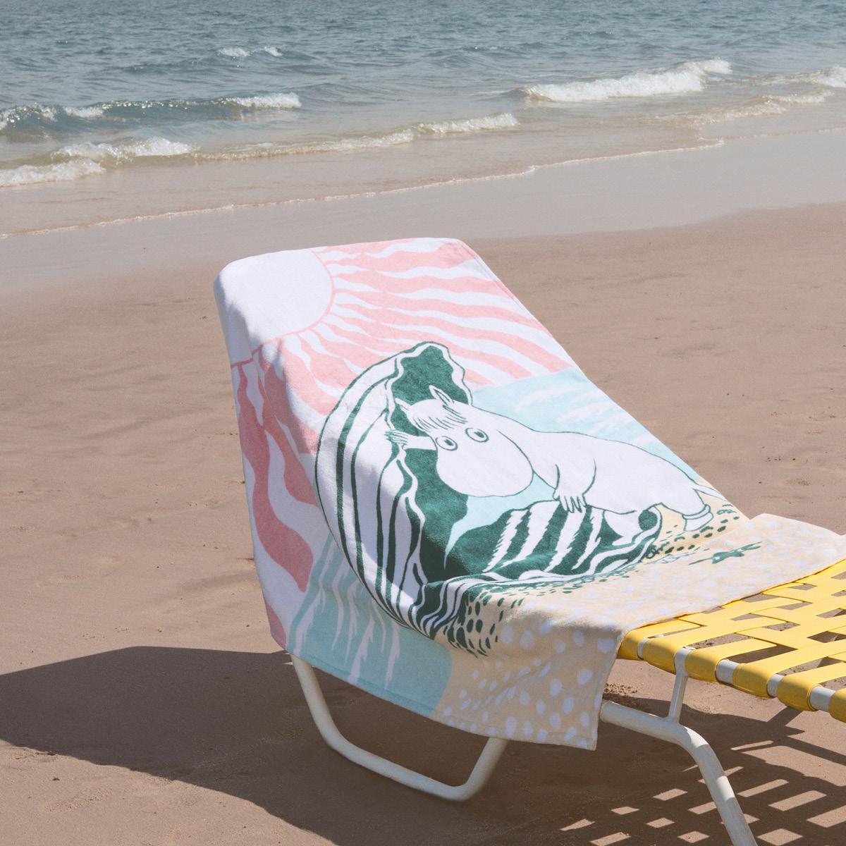 Moomin Arabia Mumin strandhandduk 93x150 cm En dag på stranden