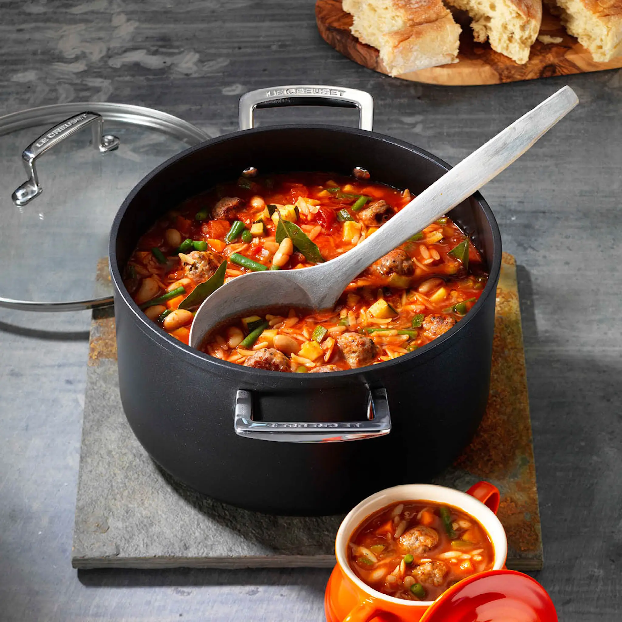 Le Creuset Toughened Non-Stick gryta med glaslock 6 L 24 cm