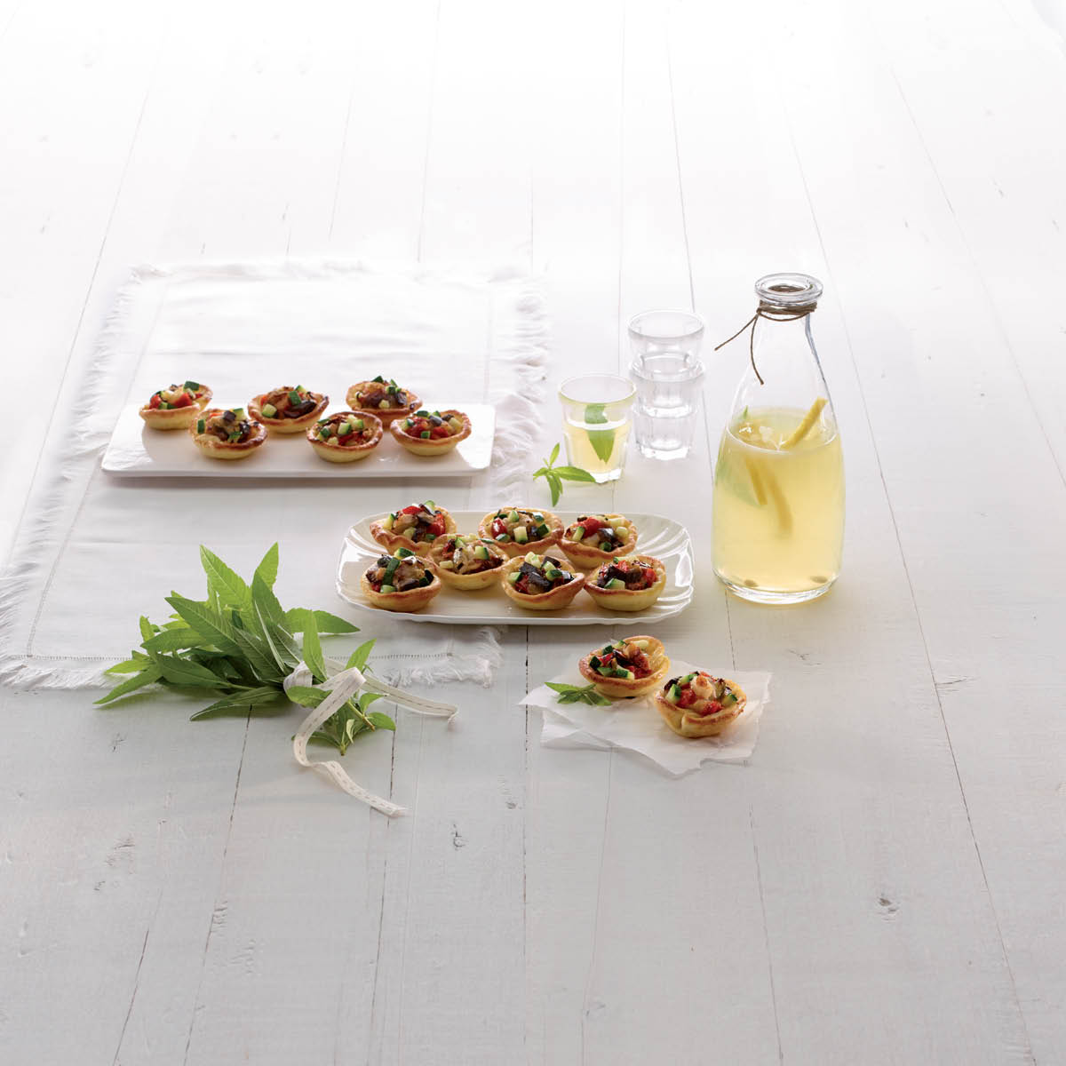 Lékué Silikonform tartalett 15 hål svart