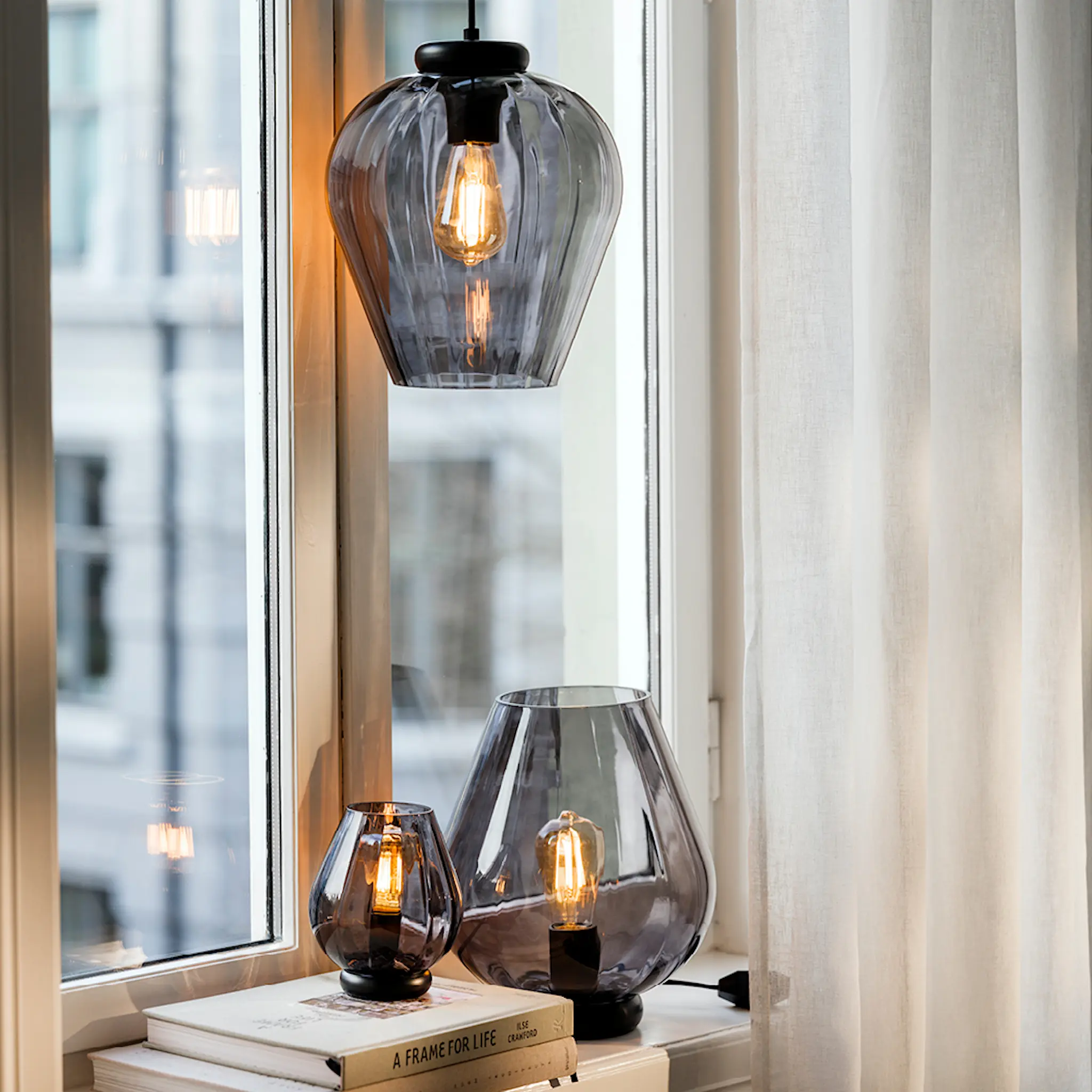 Magnor Rocks XO bordslampa 13,5 cm kolgrå