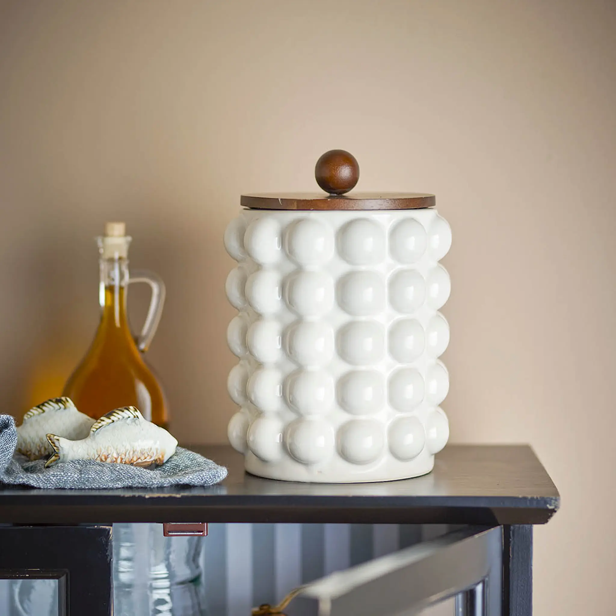 Bloomingville Burk med lock Madge 130 cl vit