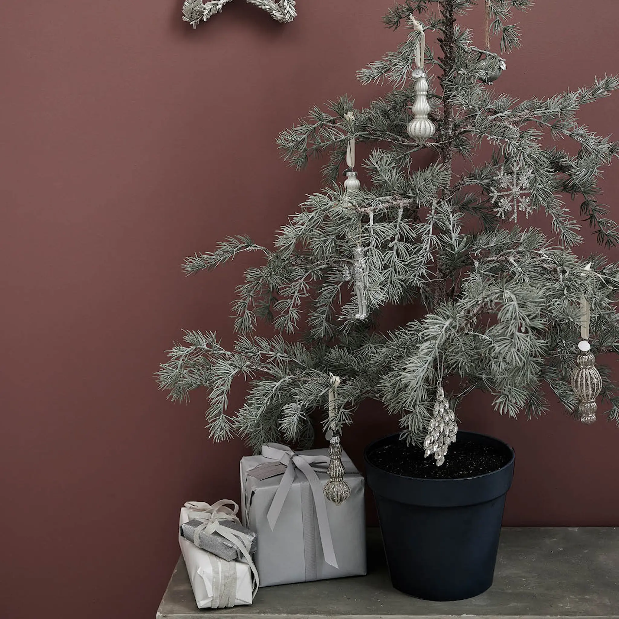 Lene Bjerre Cedille Tekokuusi LED-valoilla 120 cm Vihreä