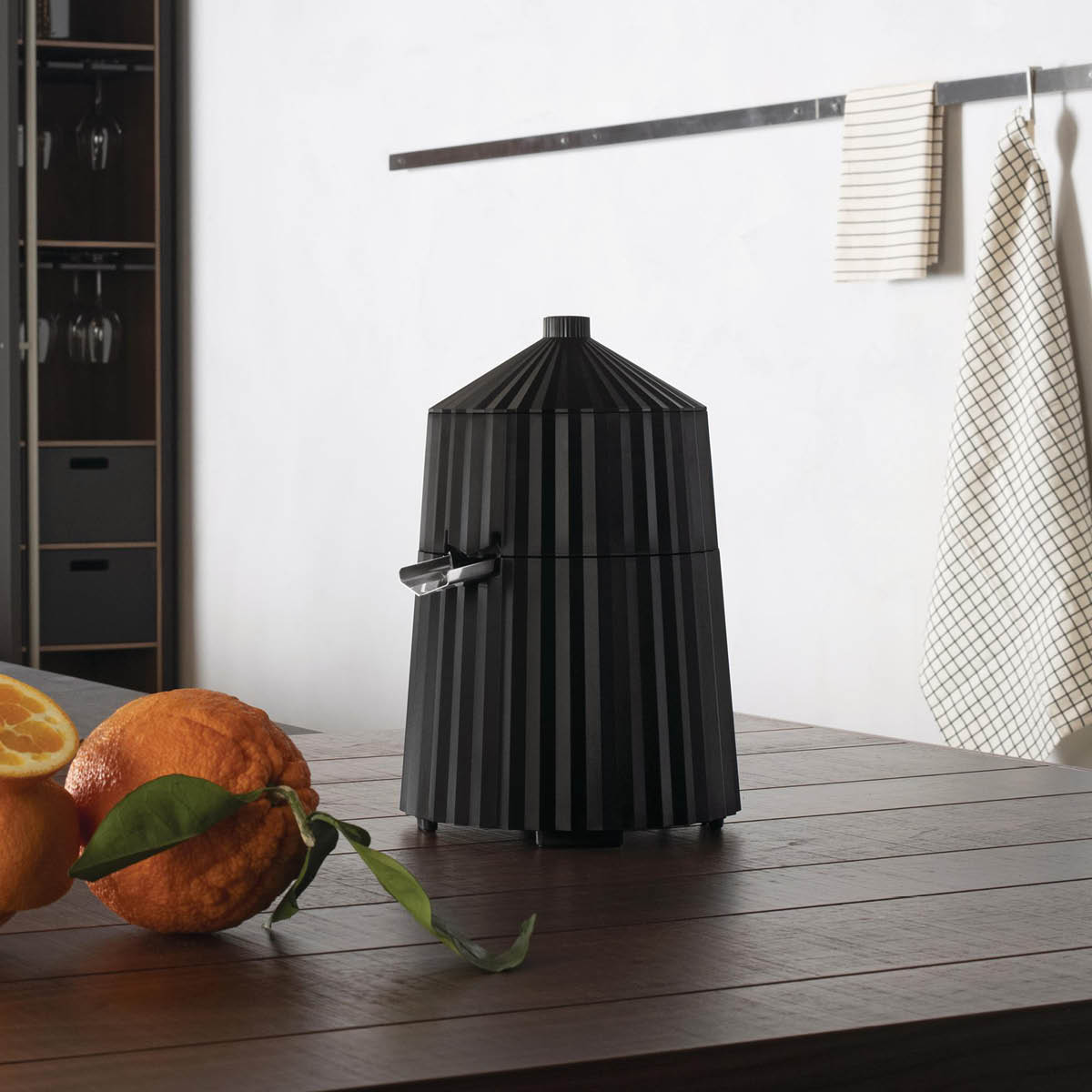 Alessi Plissé elektrisk sitruspresse 80W svart