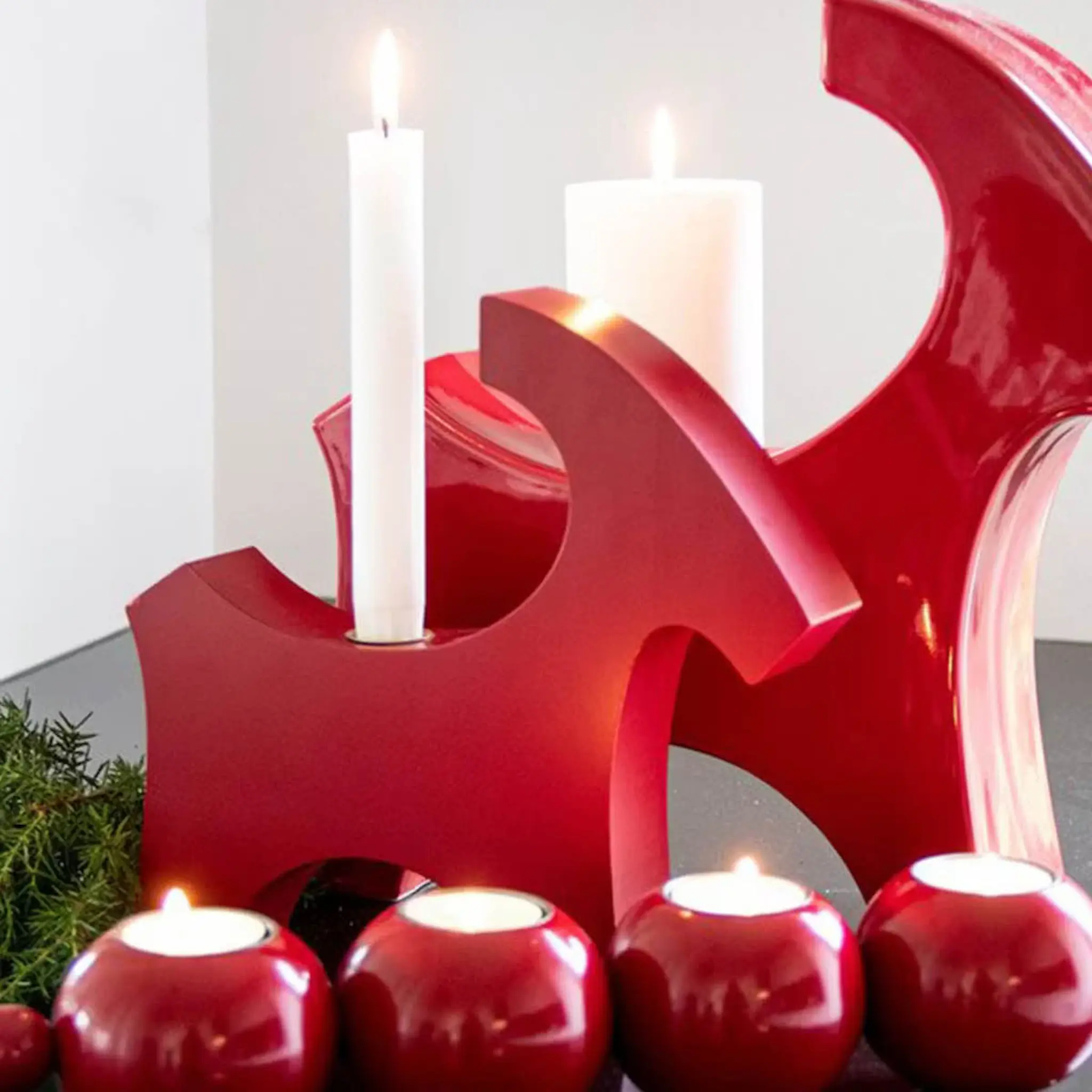 Rotor Design Ljusstake träbock 25x23 cm lackad röd