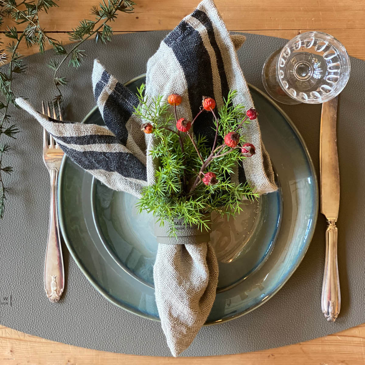 MiLLE W NORDISK DESIGN Ellips Pöytätabletti 45x35 cm Harmaa