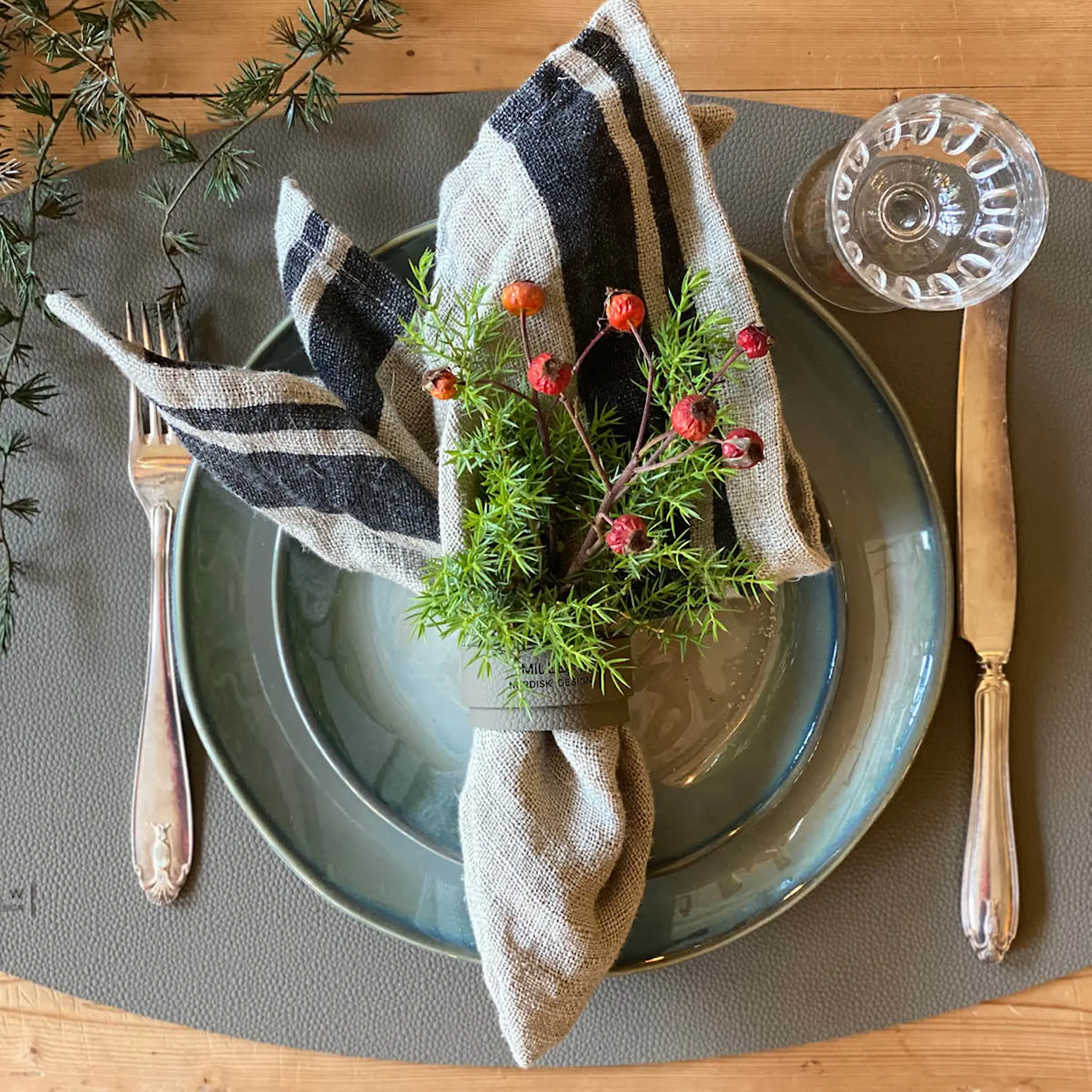 MiLLE W NORDISK DESIGN Ellips Pöytätabletti 45x35 cm Harmaa