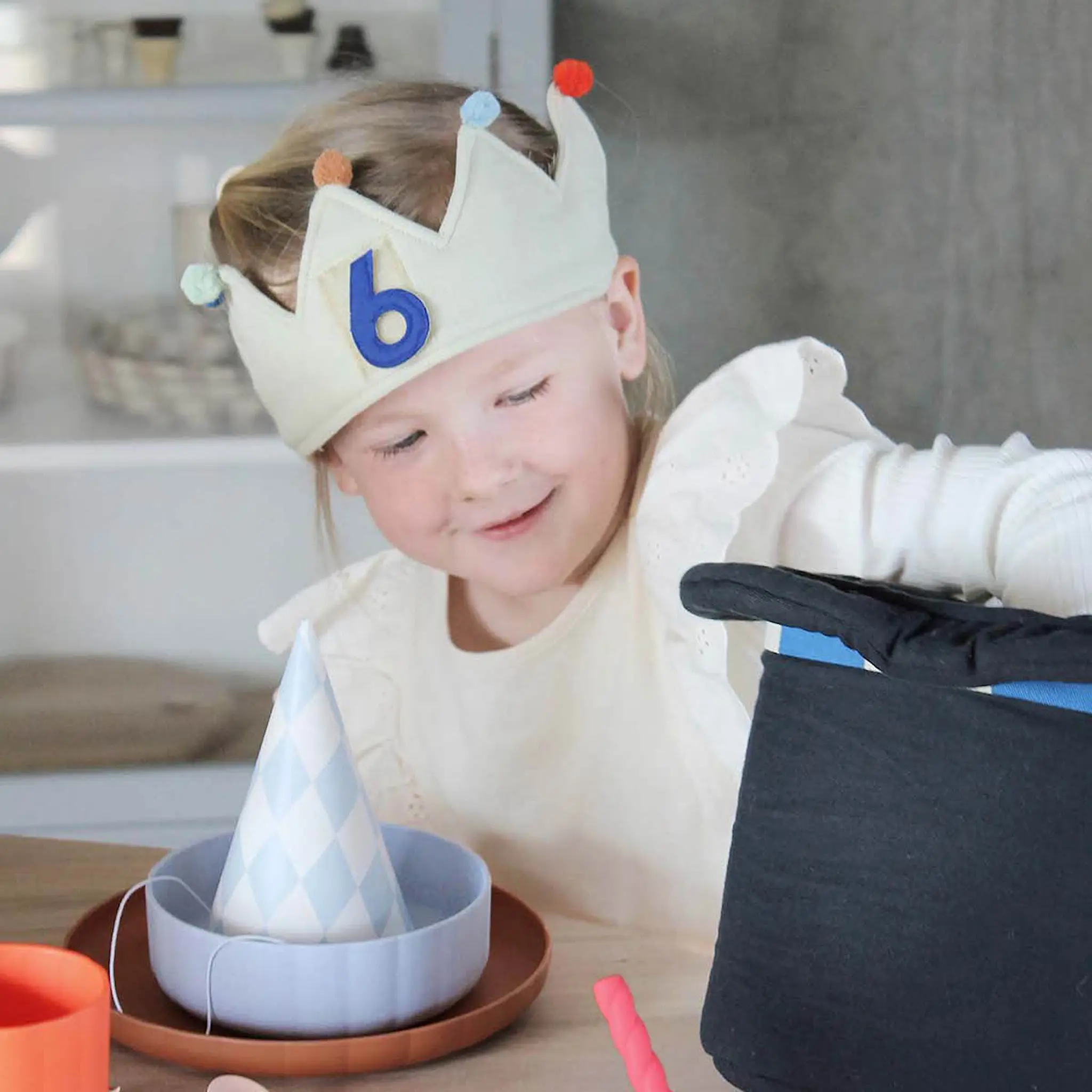 OYOY Magic födelsedagskrona 34x9 cm Multi