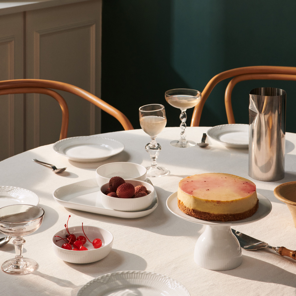 Royal Copenhagen White Fluted Tallrik på fot 20 cm Vit