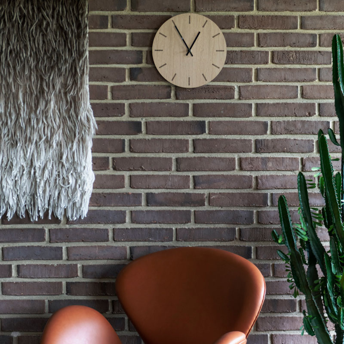 Hemverk Light Oak väggklocka 28 cm ljus ek med svart visare