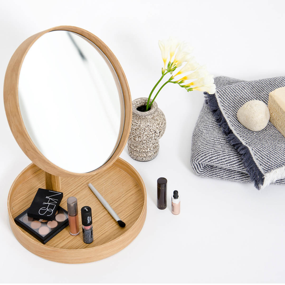 Wireworks Magnify Mirror Pöytäpeili 25 cm Tammi