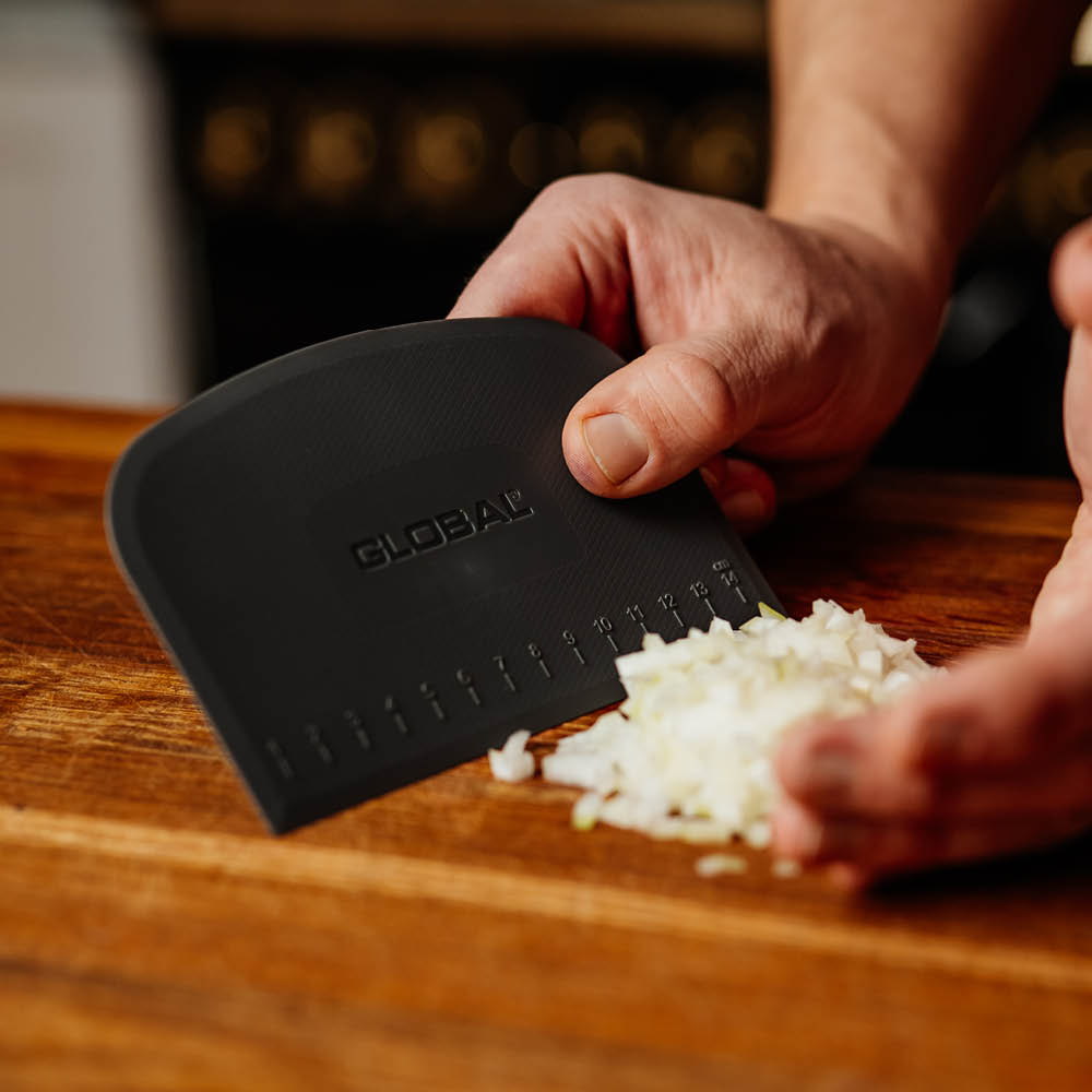 Global Classic deigskrape 15 cm grå