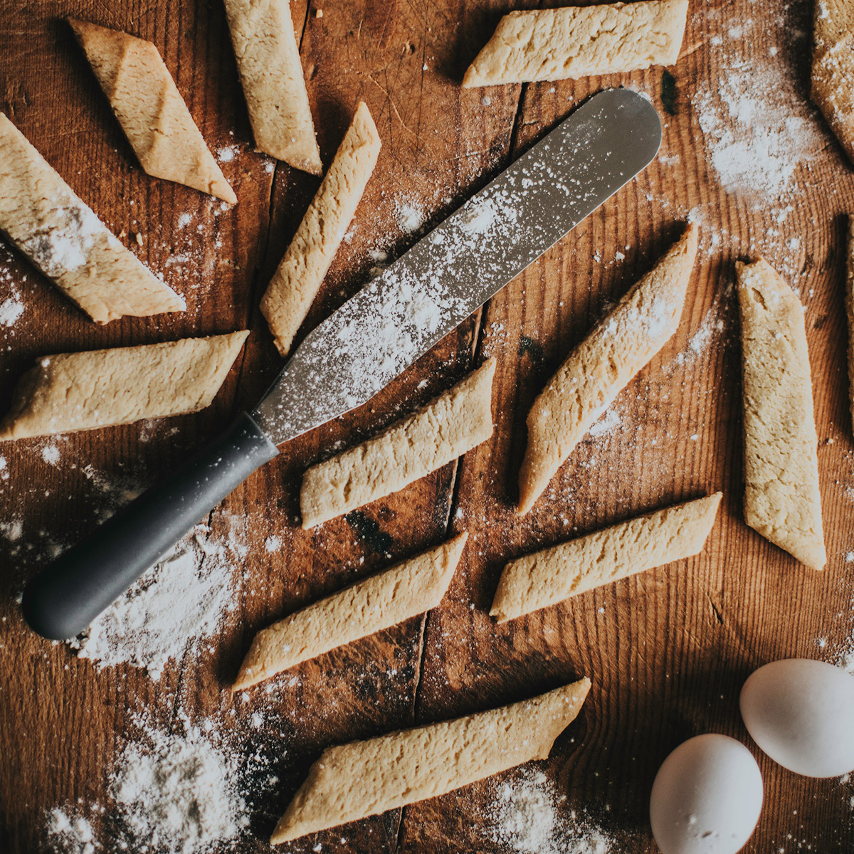 Dorre Cookie palettkniv rett 32 cm grå