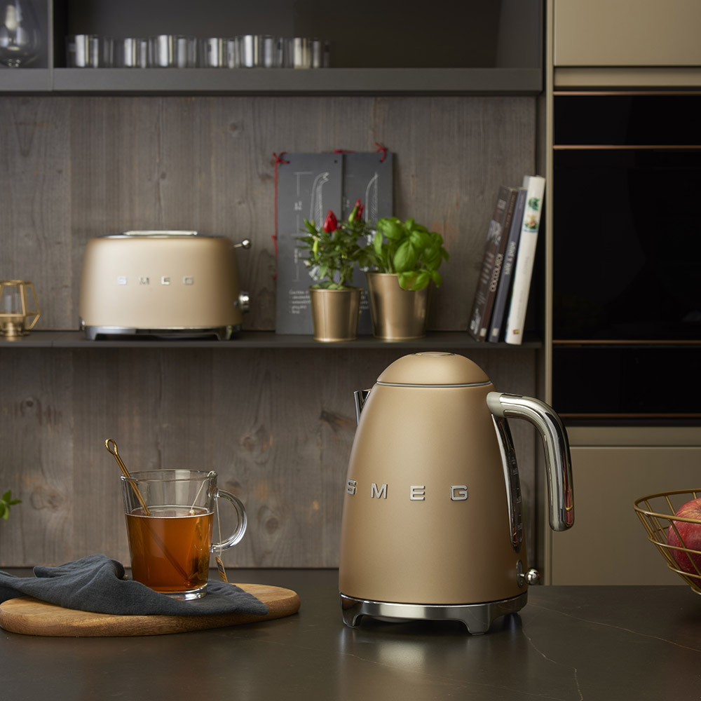 Smeg Vannkoker 1,7 L KLF03 champagne