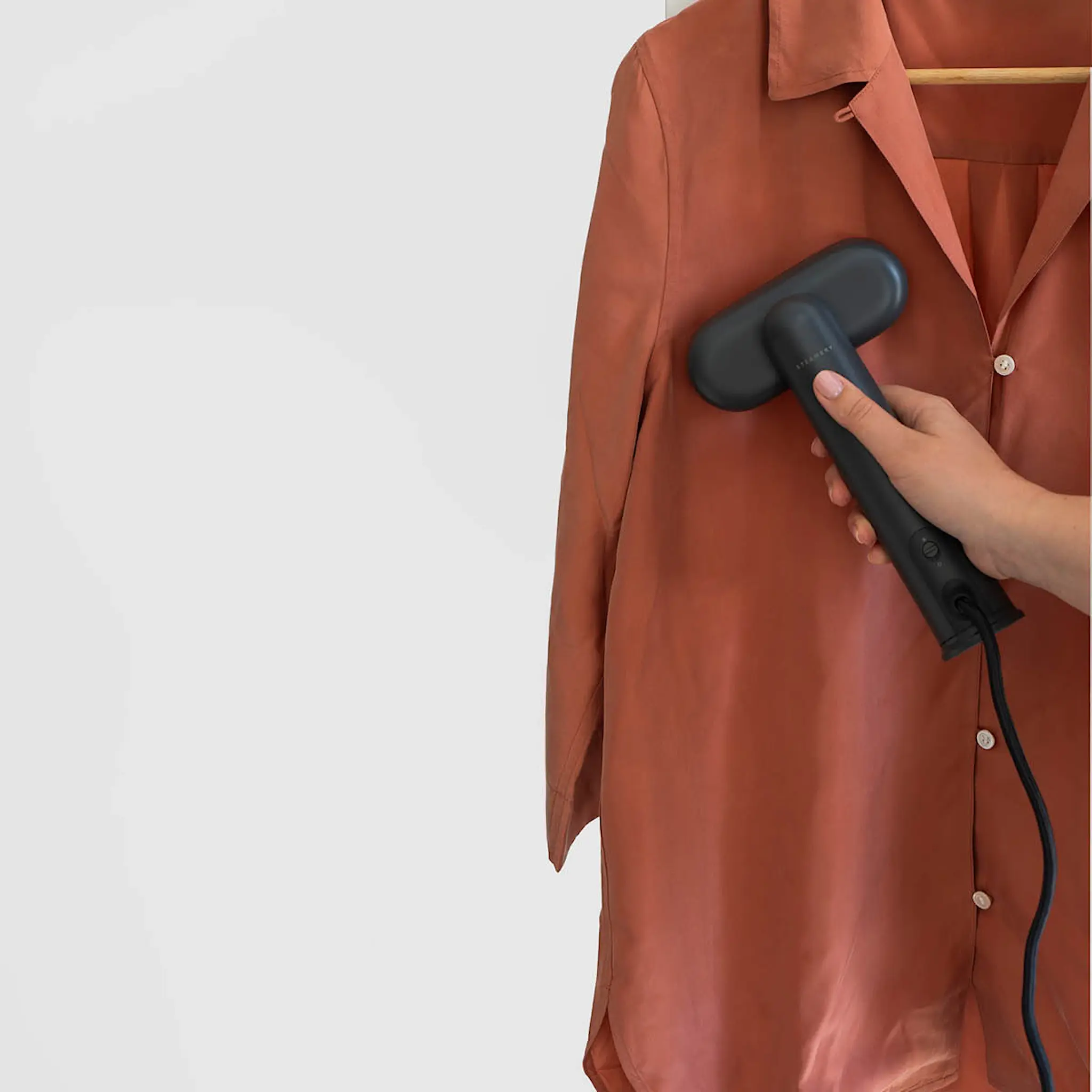 Steamery Cirrus Lite Travel Steamer charcoal