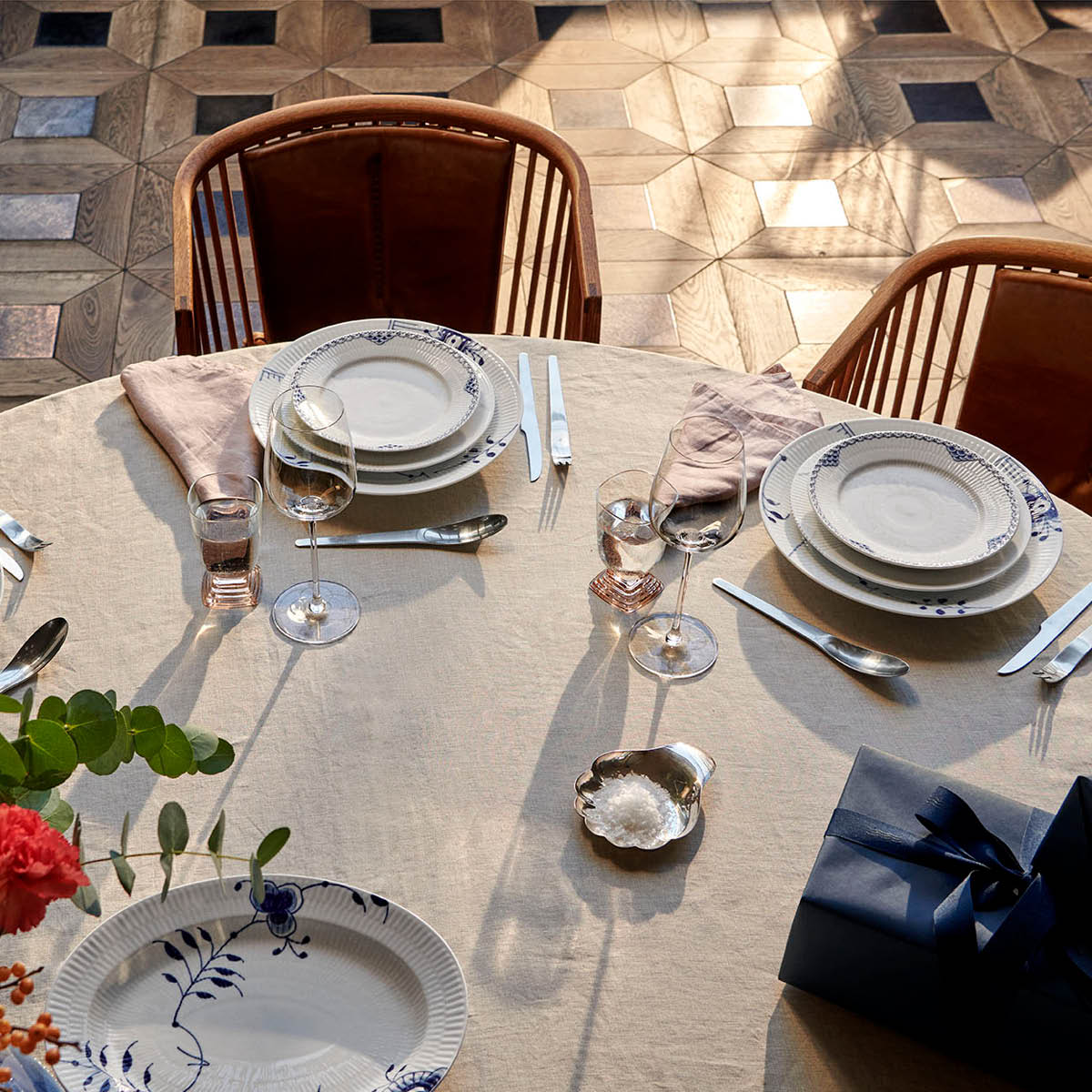 Royal Copenhagen Blå Mega Riflet fat 30,5 cm