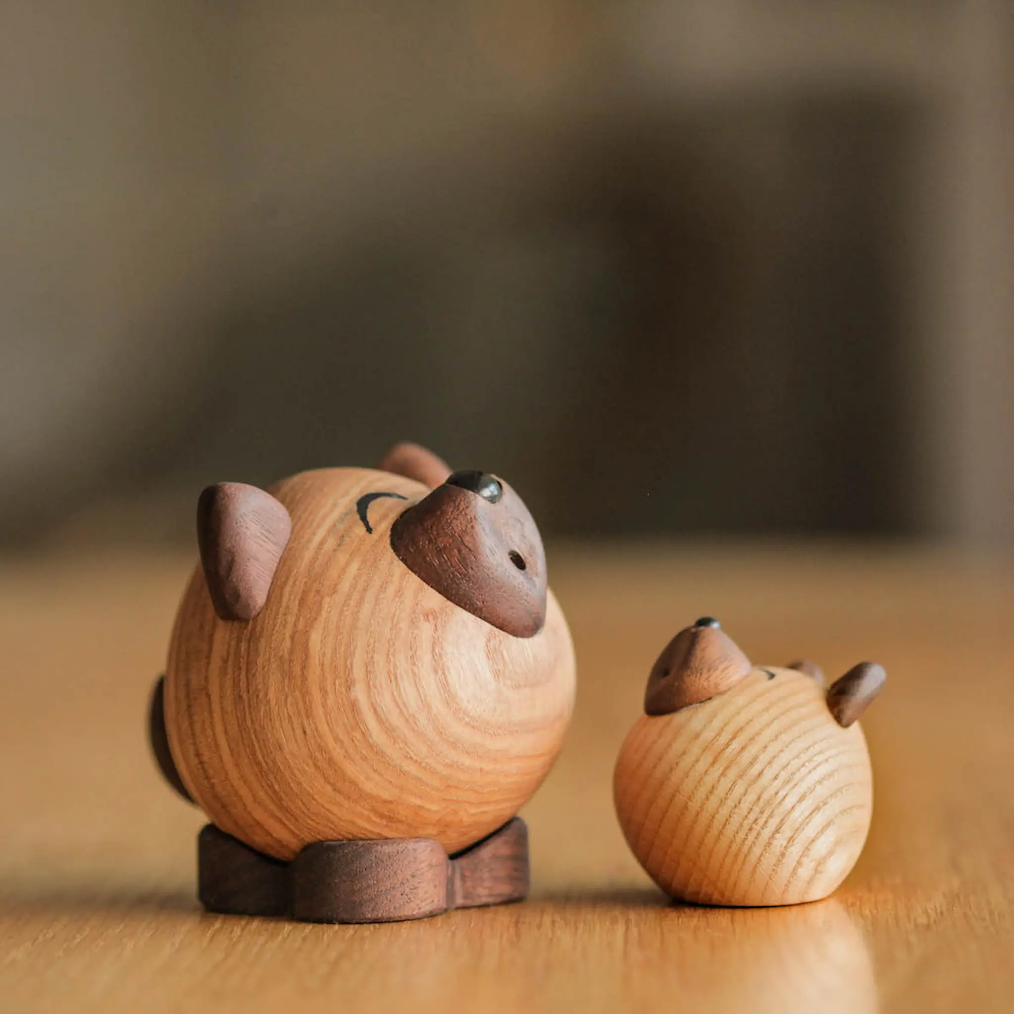 FableWood Puufiguuri Susi Wulf 8 cm Saarni/Pähkinä