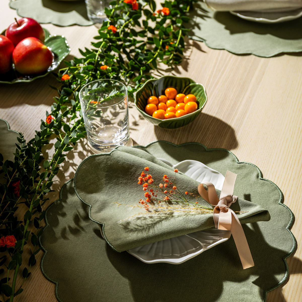 Ziczac Scallopped tekstilserviett 2 stk 40x40 cm støvgrønn