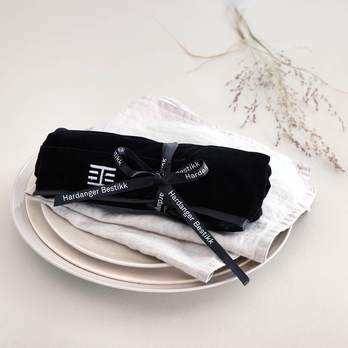 Hardanger bestikk Hardangerserien bestikkpose til 12 deler
