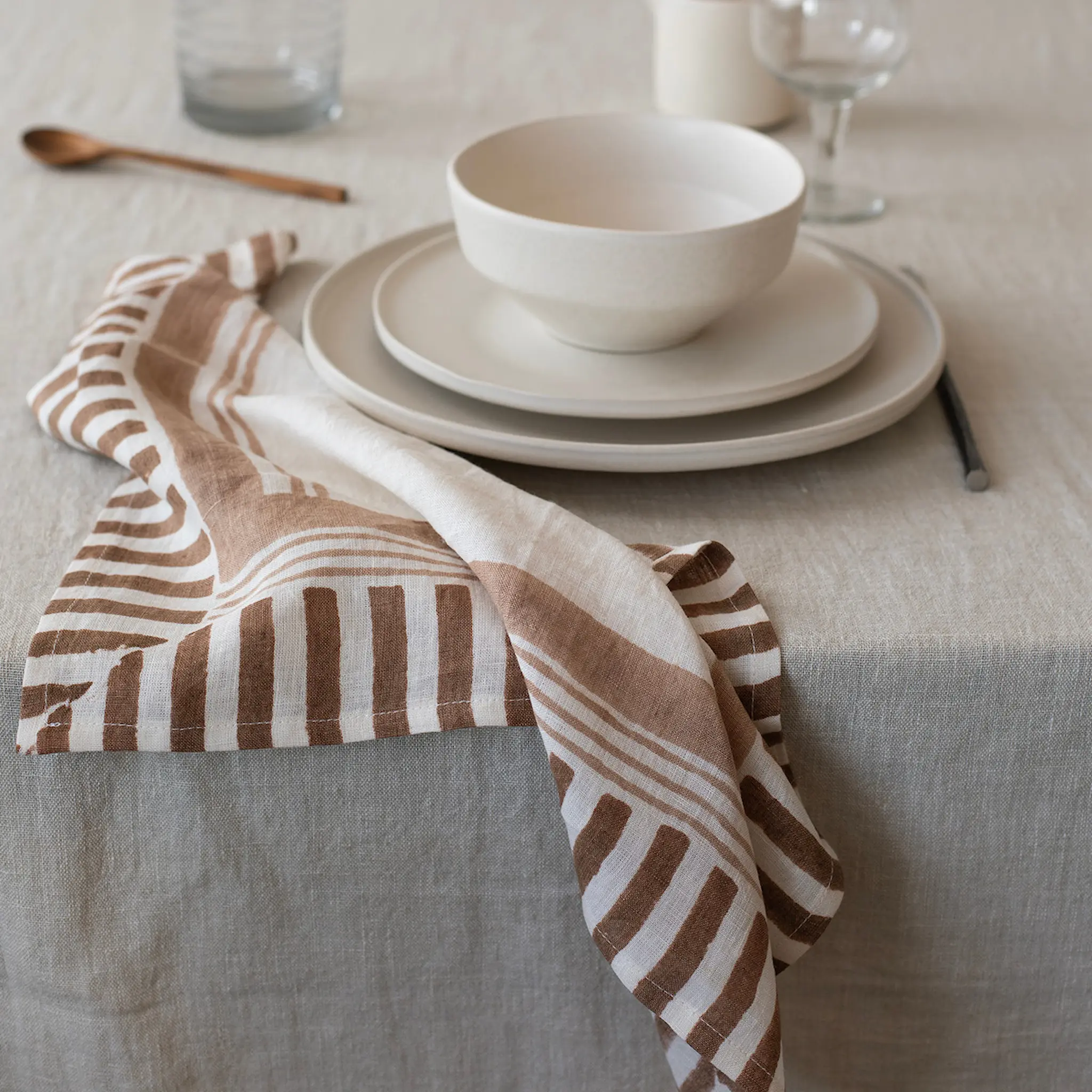 Tell Me More Ella serviett 50x50 cm hazelnut hover