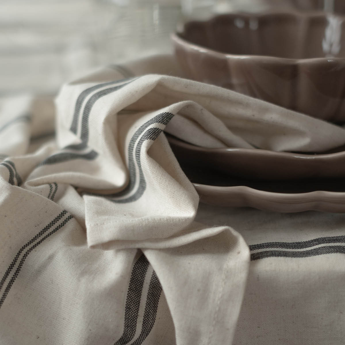 Stiernholm Elsa Pöytäliina 250x145 cm Beige/Musta