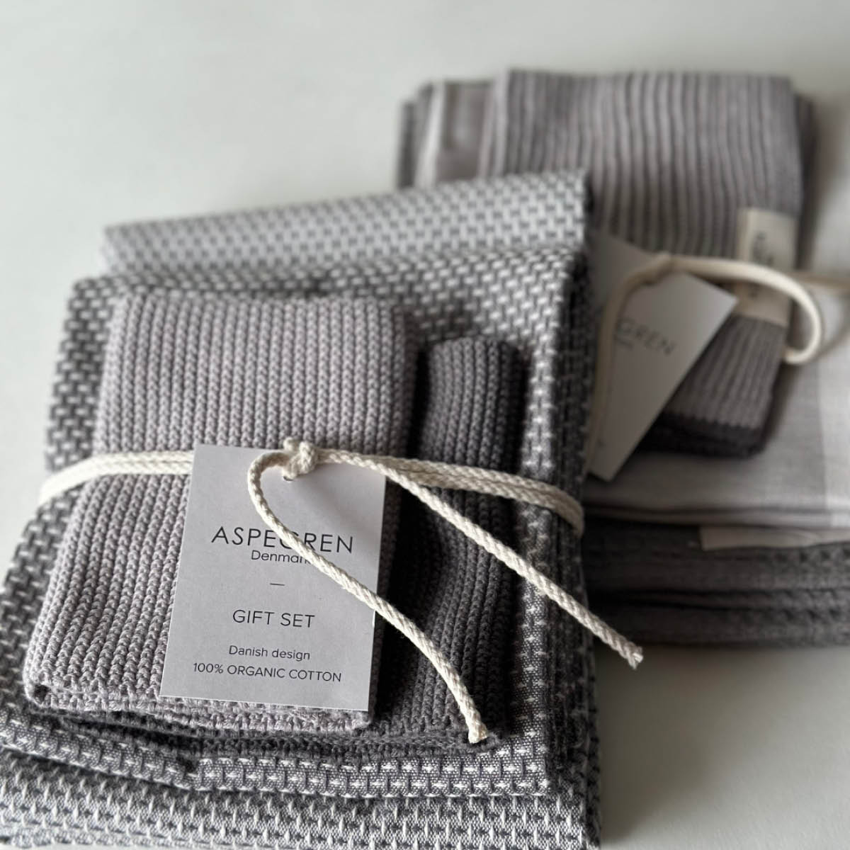 Aspegren Lahjapakkaus: Keittiöpyyhe 1 kpl & Tiskirätti 2 kpl Granite