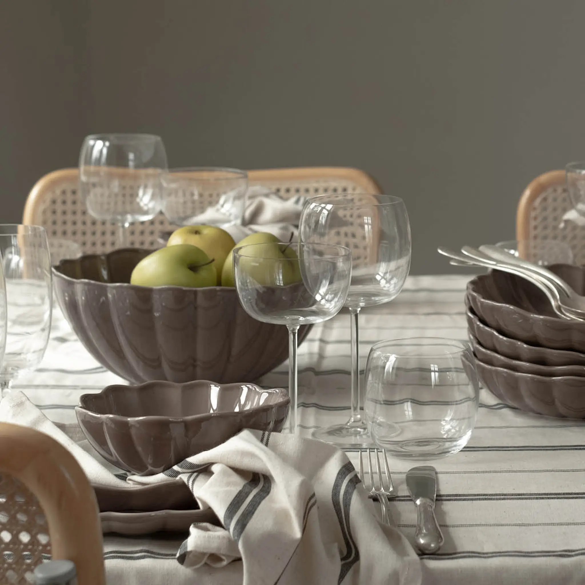 Stiernholm Lotus Salaattikulho 2,2 L Ruskea