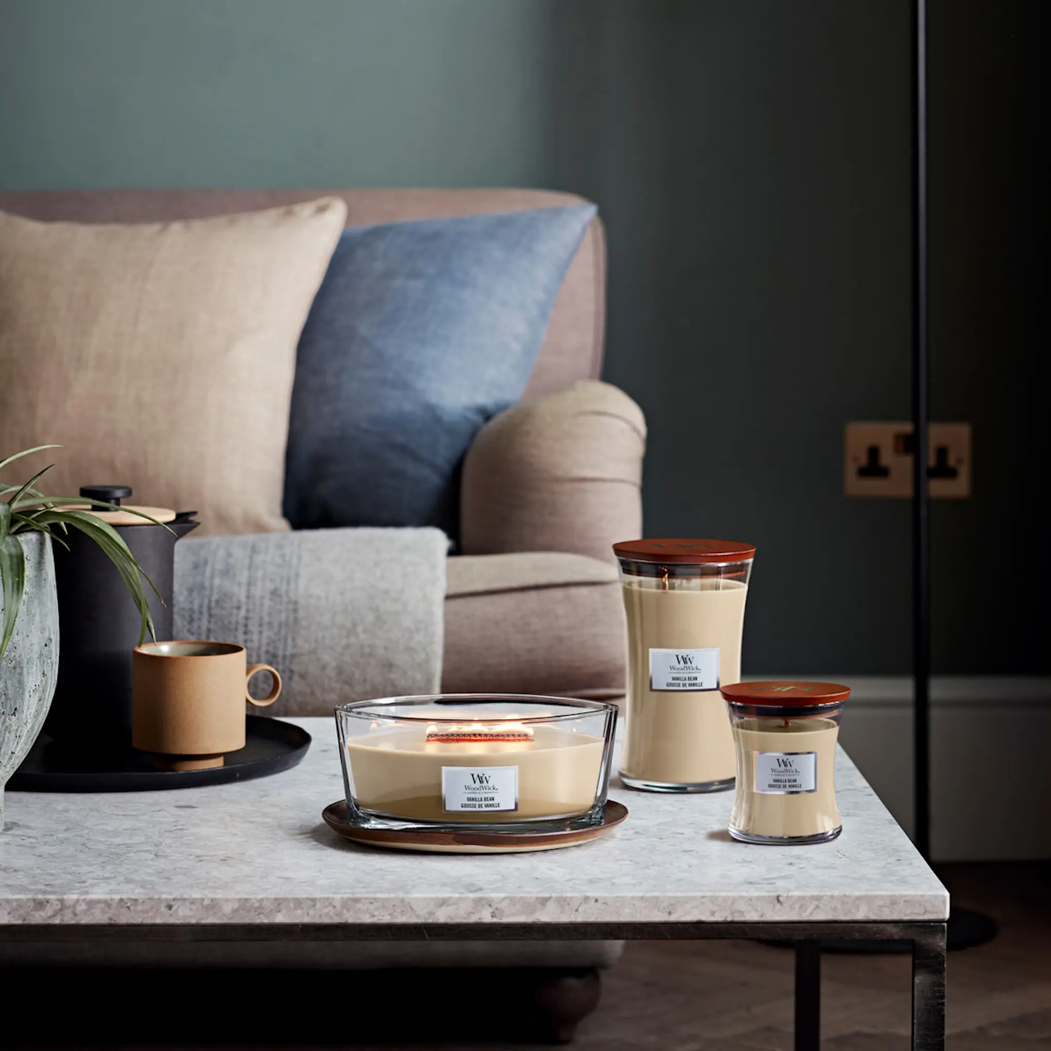 WoodWick Hourglass Tuoksukynttilä 17,5x10,5 cm Vanilla bean