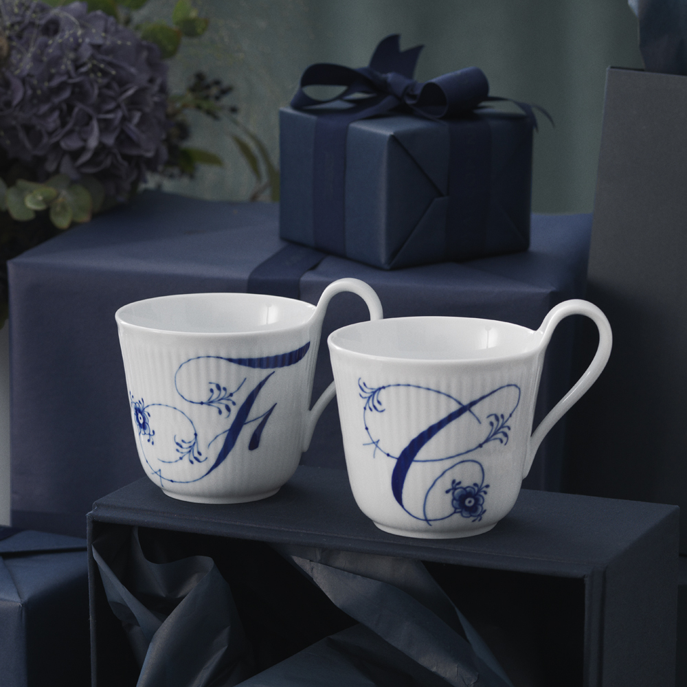 Royal Copenhagen Blue Fluted Alphabet Muki 33 cl F