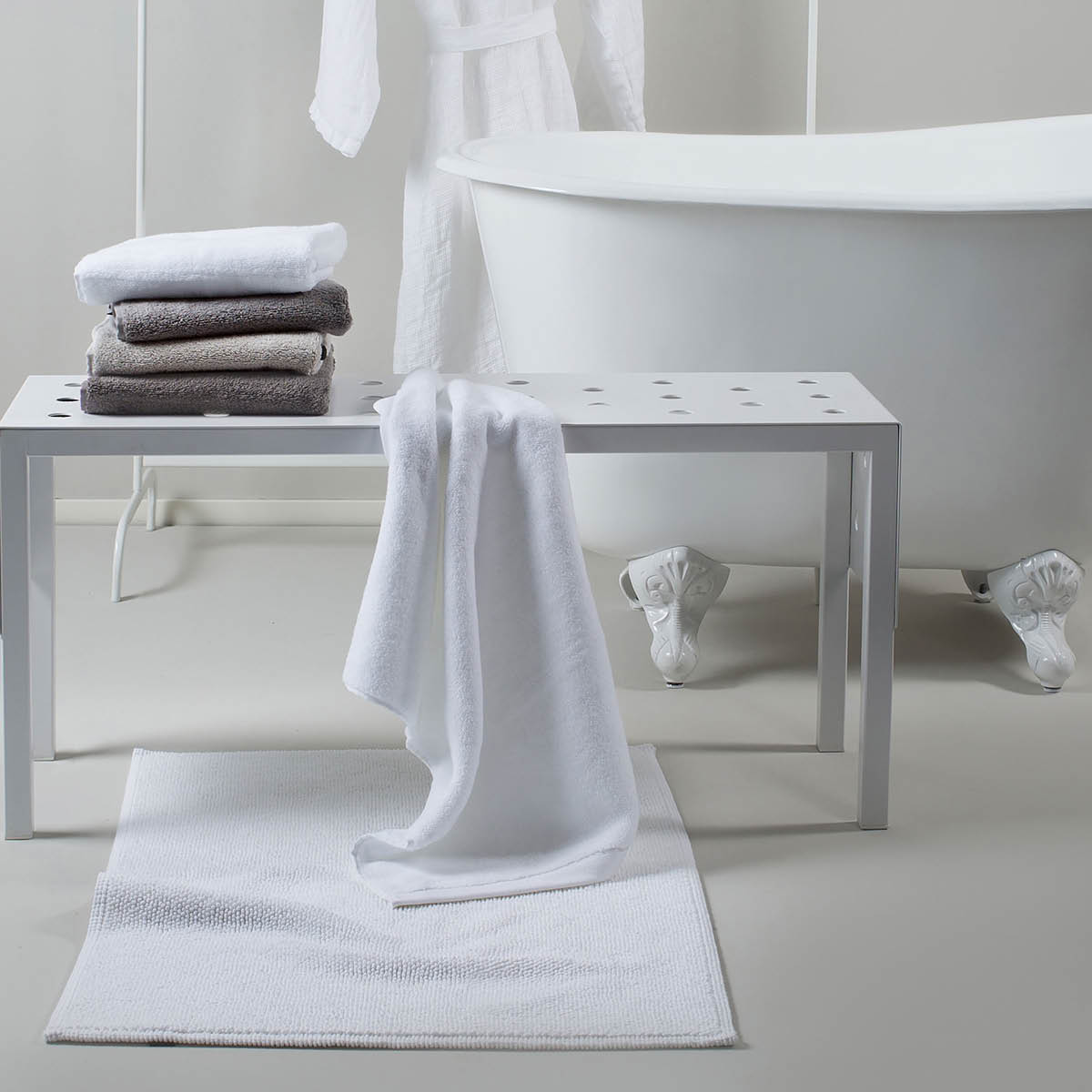 Himla Max badrumsmatta 60x90 cm white
