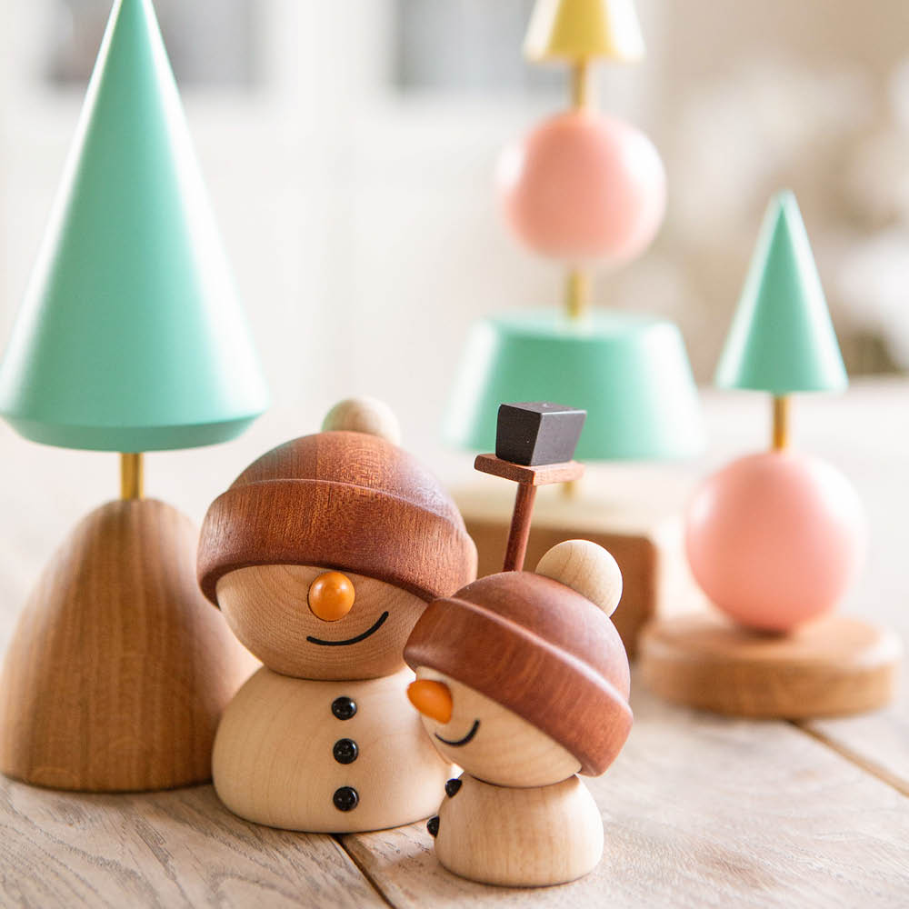 FableWood Flurry snögubbe träfigur 8 cm sapele/lönn