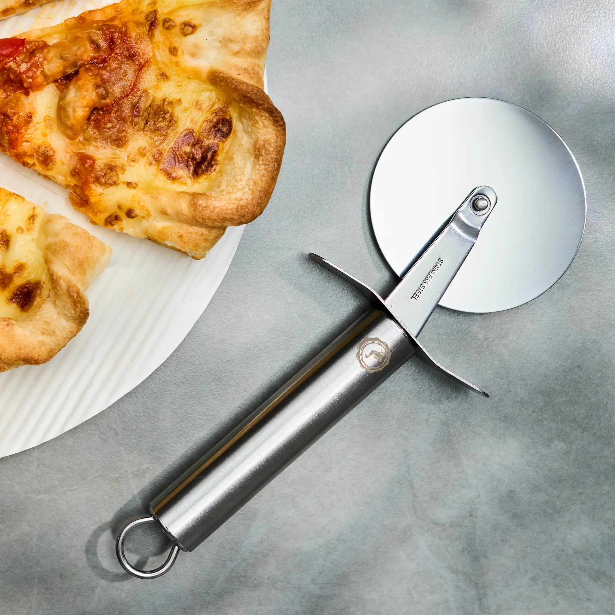 Anders Petter Steel Essentials pizzaskärare 22 cm stål