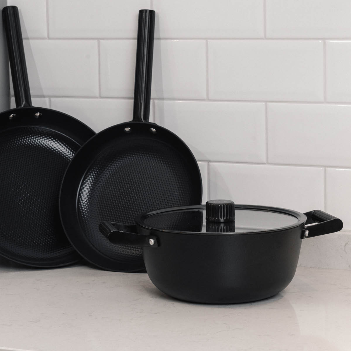 Vargen & Thor Aska gjutjärnsgryta 3,5 L svart