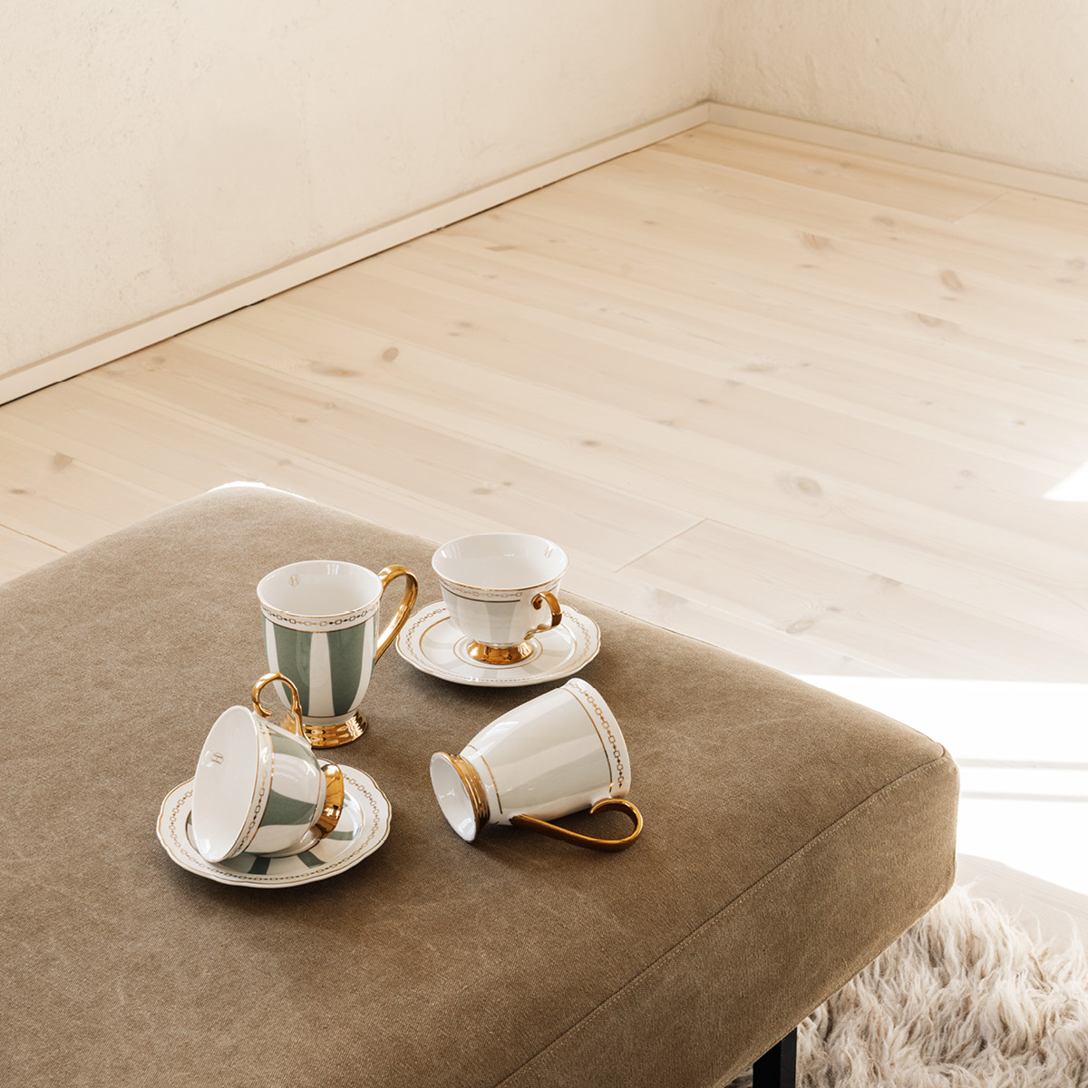 Hilke Strisce Tortora kopp med skål 22 cl greige