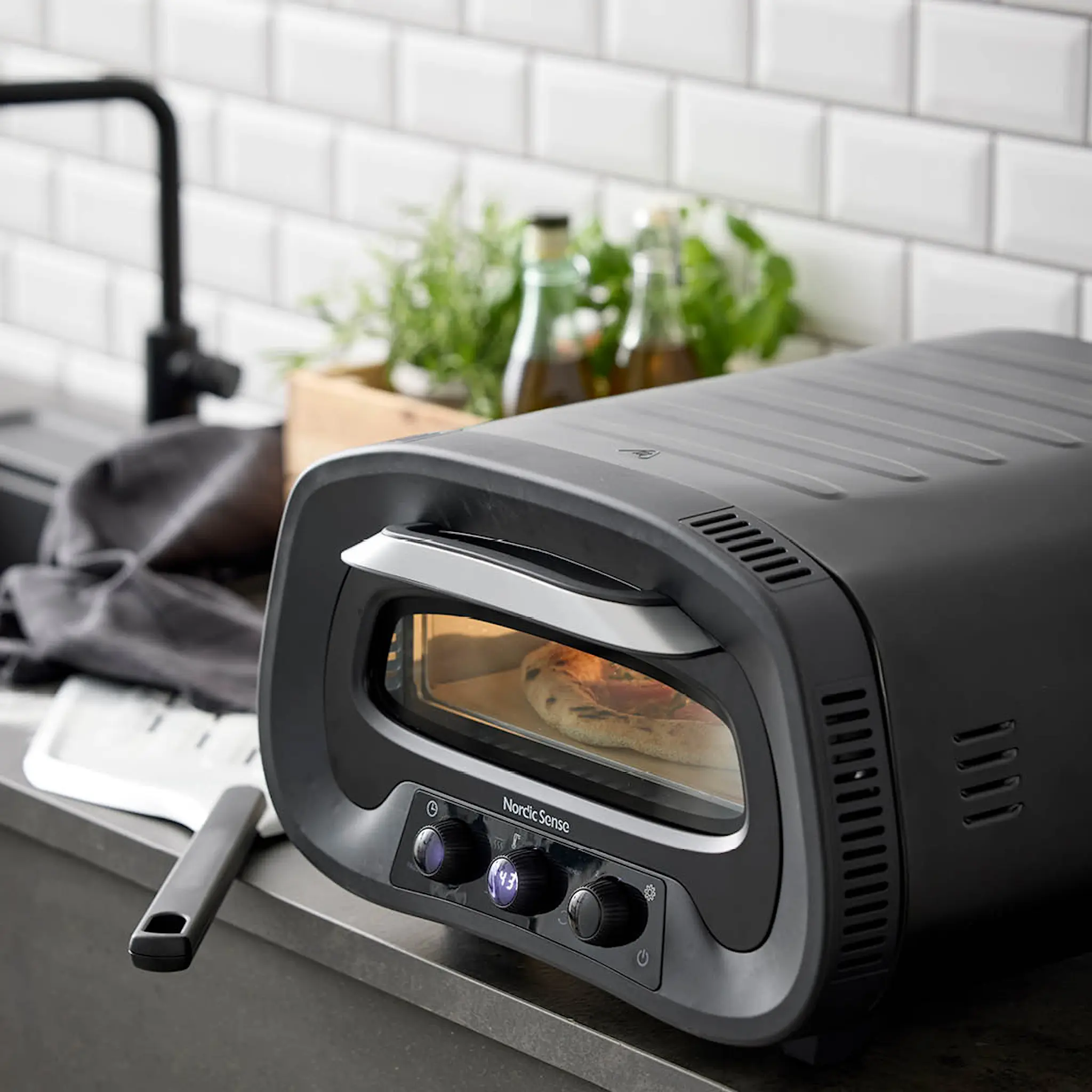 Nordic Sense Pizzaugn elektrisk 1700W svart