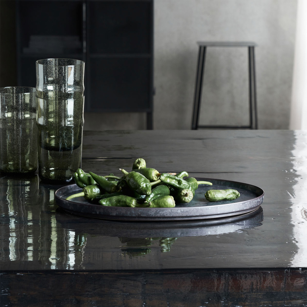 House Doctor Pion serveringsfat 31 cm svart/brun