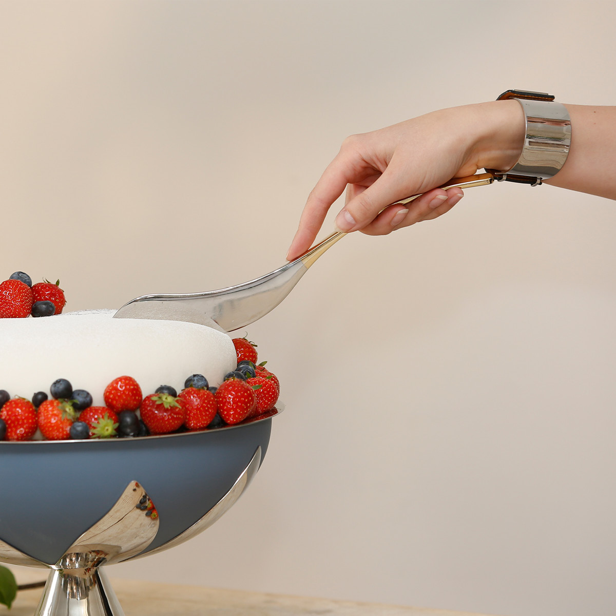 Klong Gondol serveringskniv rustfri/messing