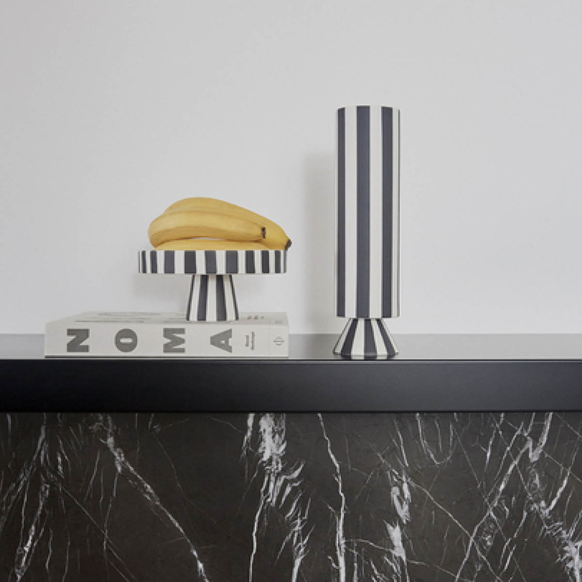 OYOY Toppu vas 31 cm Vit/svart