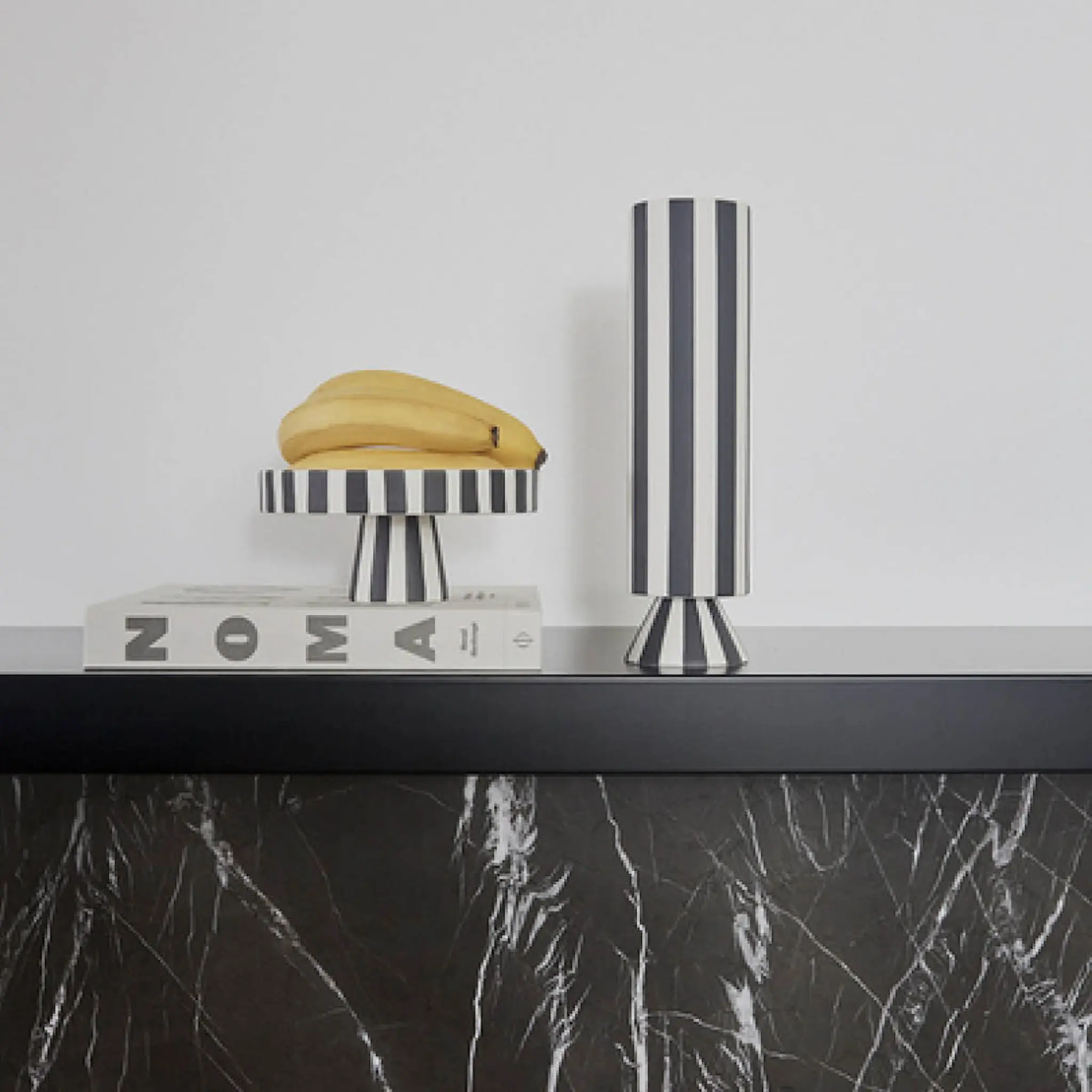 OYOY Toppu vas 31 cm Vit/svart