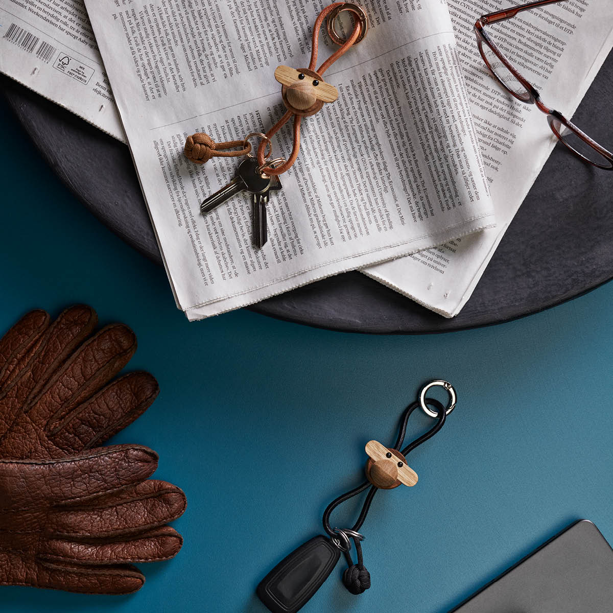 Kay Bojesen Denmark Apa nyckelring 5x3 cm guld/natur/teak/limba