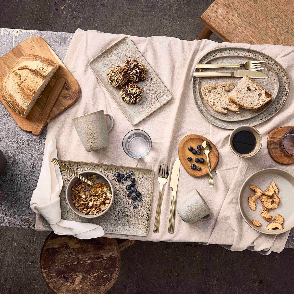 Aida Raw Lautanen 31,5x20 cm Sandy Beige