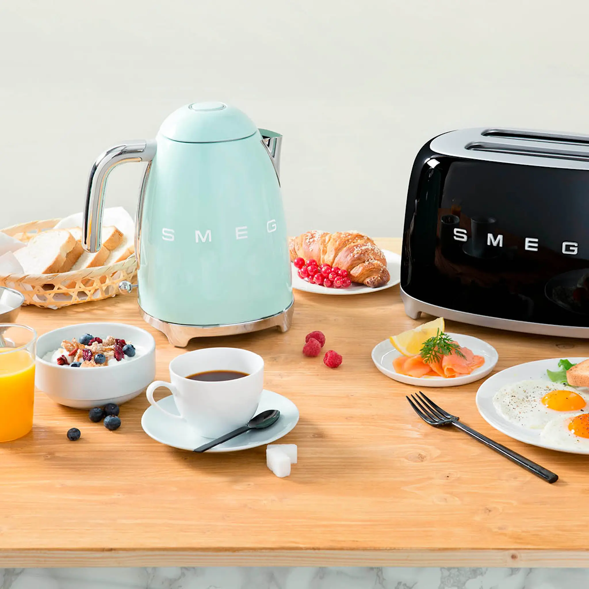 Smeg Smeg Vattenkokare KLF03 1,7 L Pastellgrön