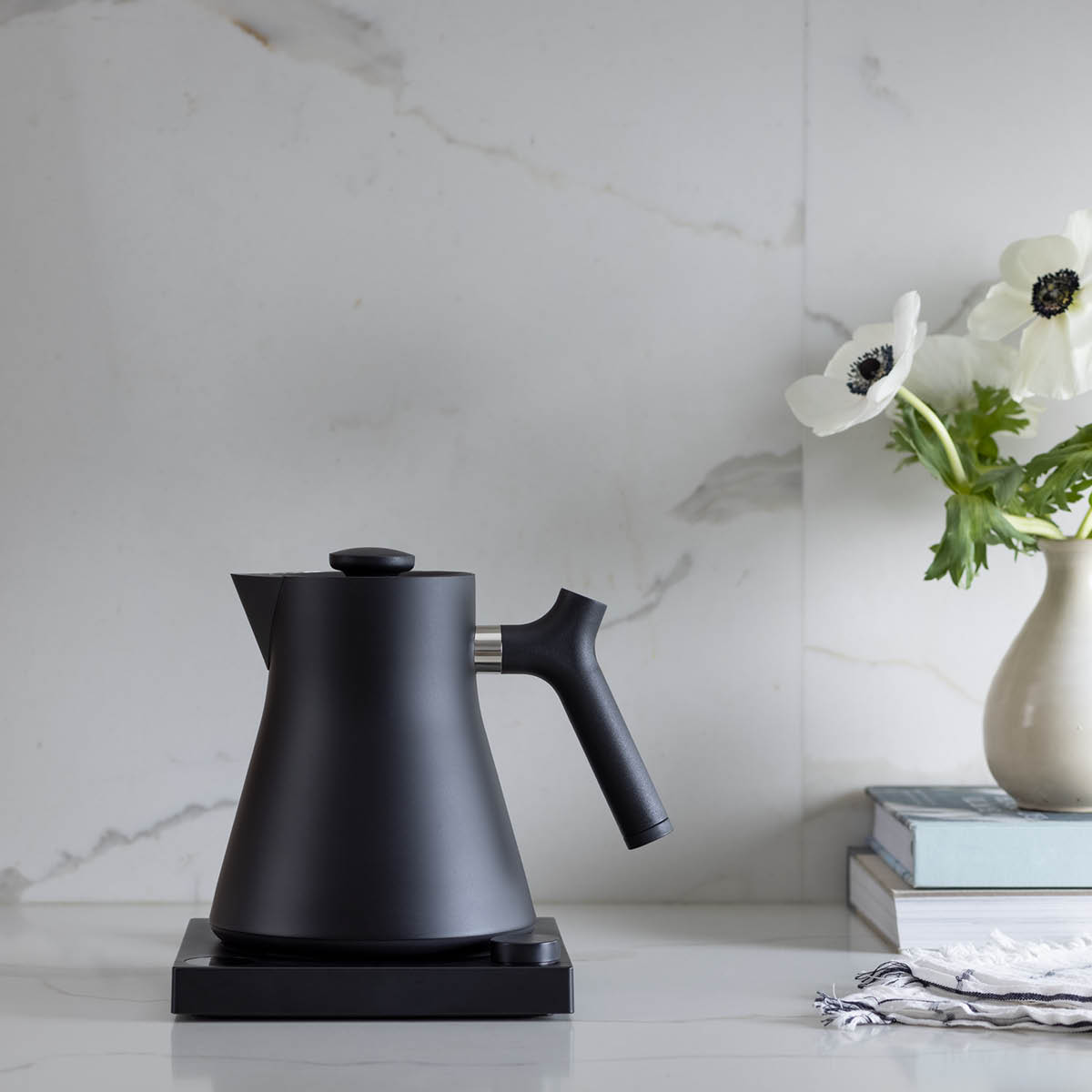 Fellow Corvo Vedenkeitin 0,9 L Mattamusta