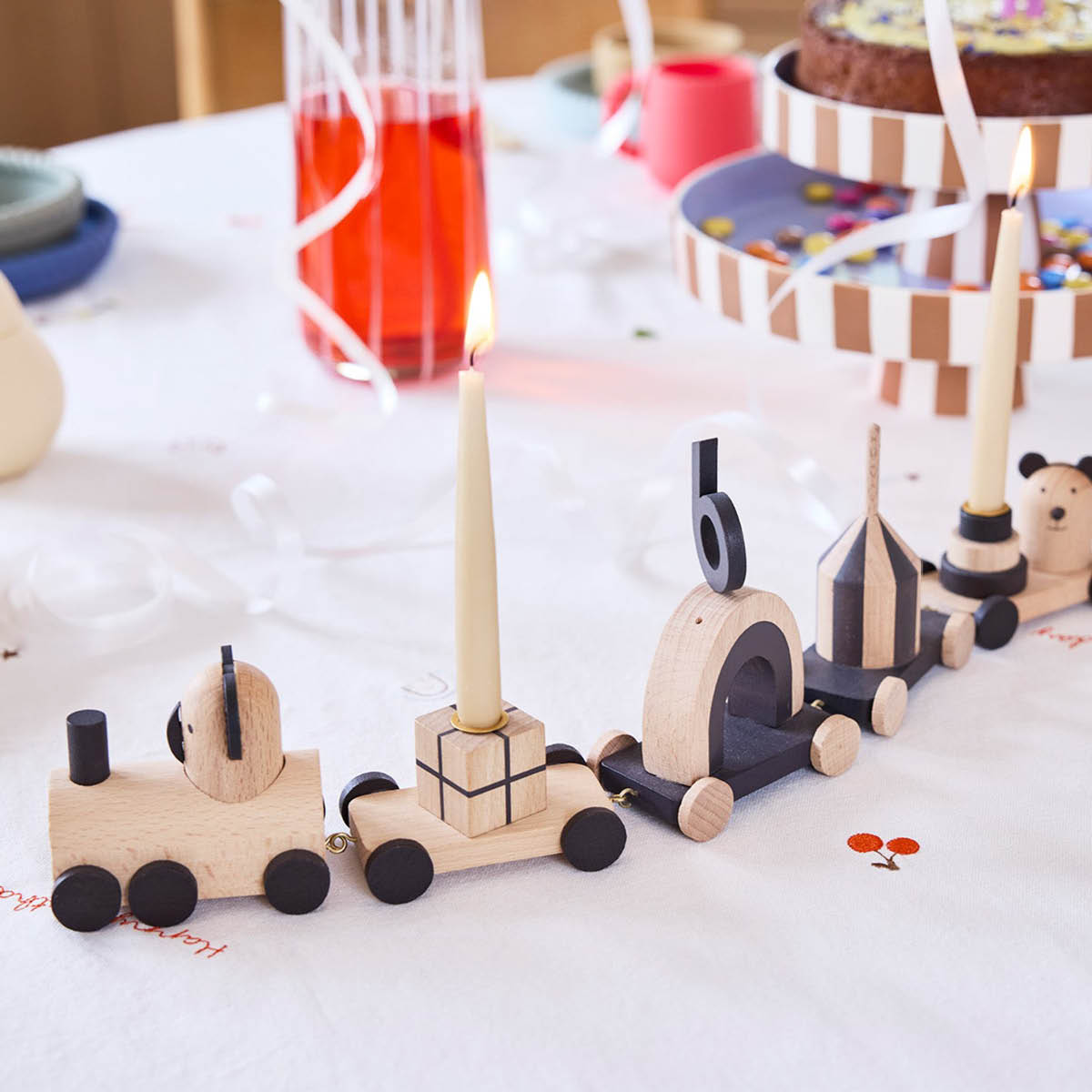 OYOY Otti Syntymäpäiväjuna 44 cm Koivu