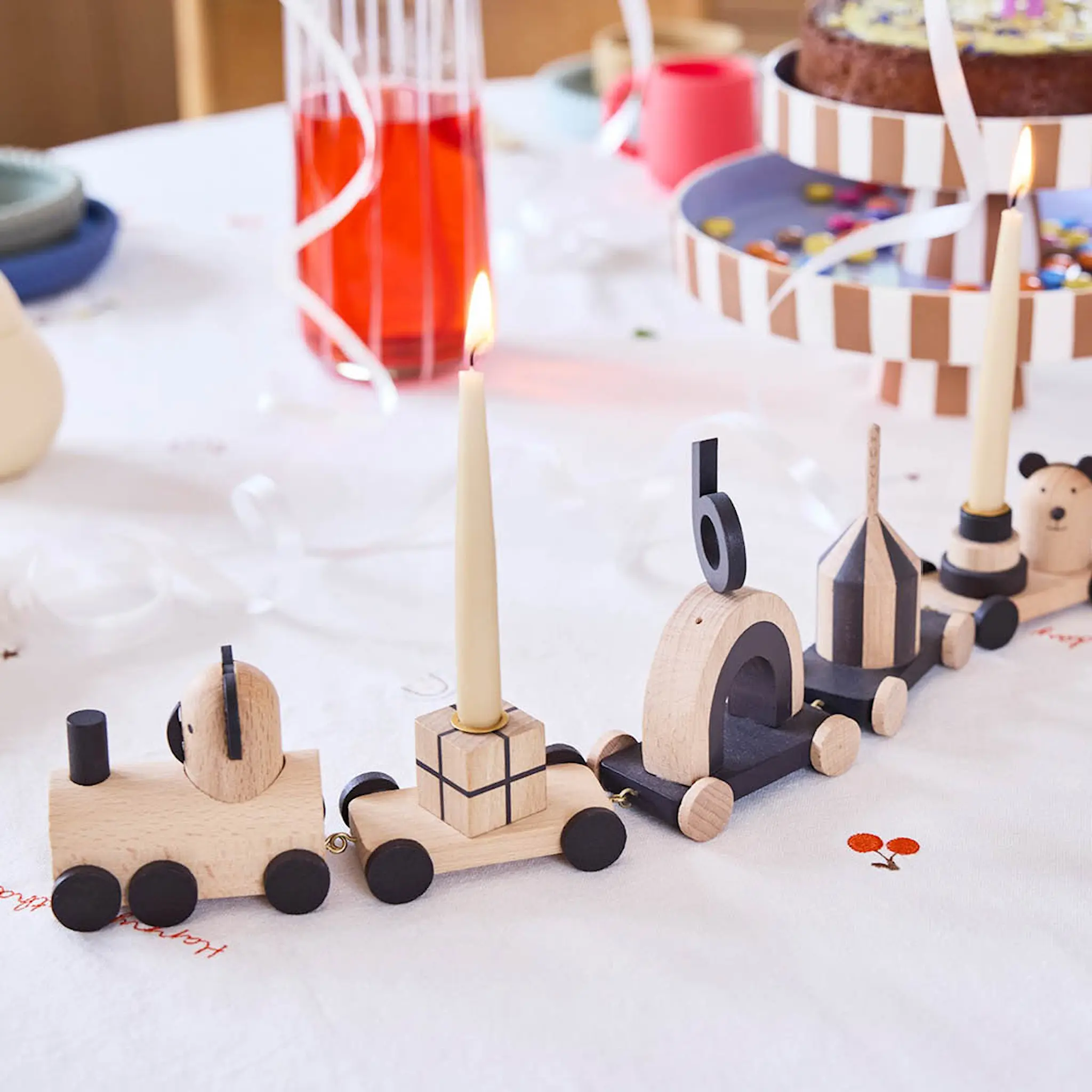 OYOY Otti Syntymäpäiväjuna 44 cm Koivu