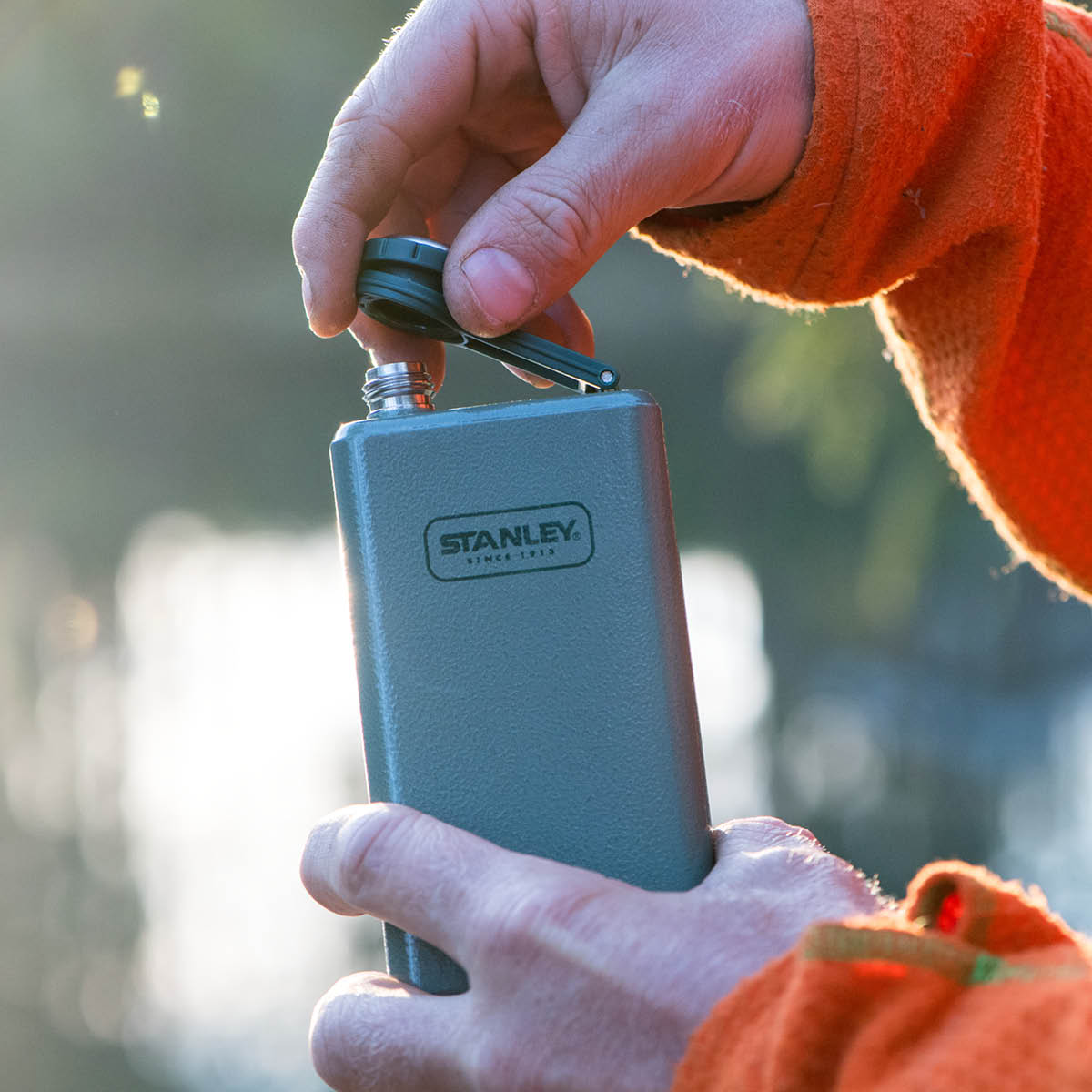 Stanley Tursett Adventure Gåvoset Flaska + Shotglas Grön